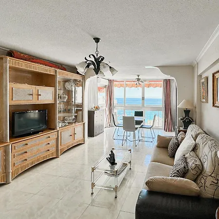 Con Vistas Al Mar Y Parking 貝尼多姆